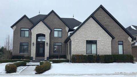 16414 Via Mera Macomb Township MI 48042