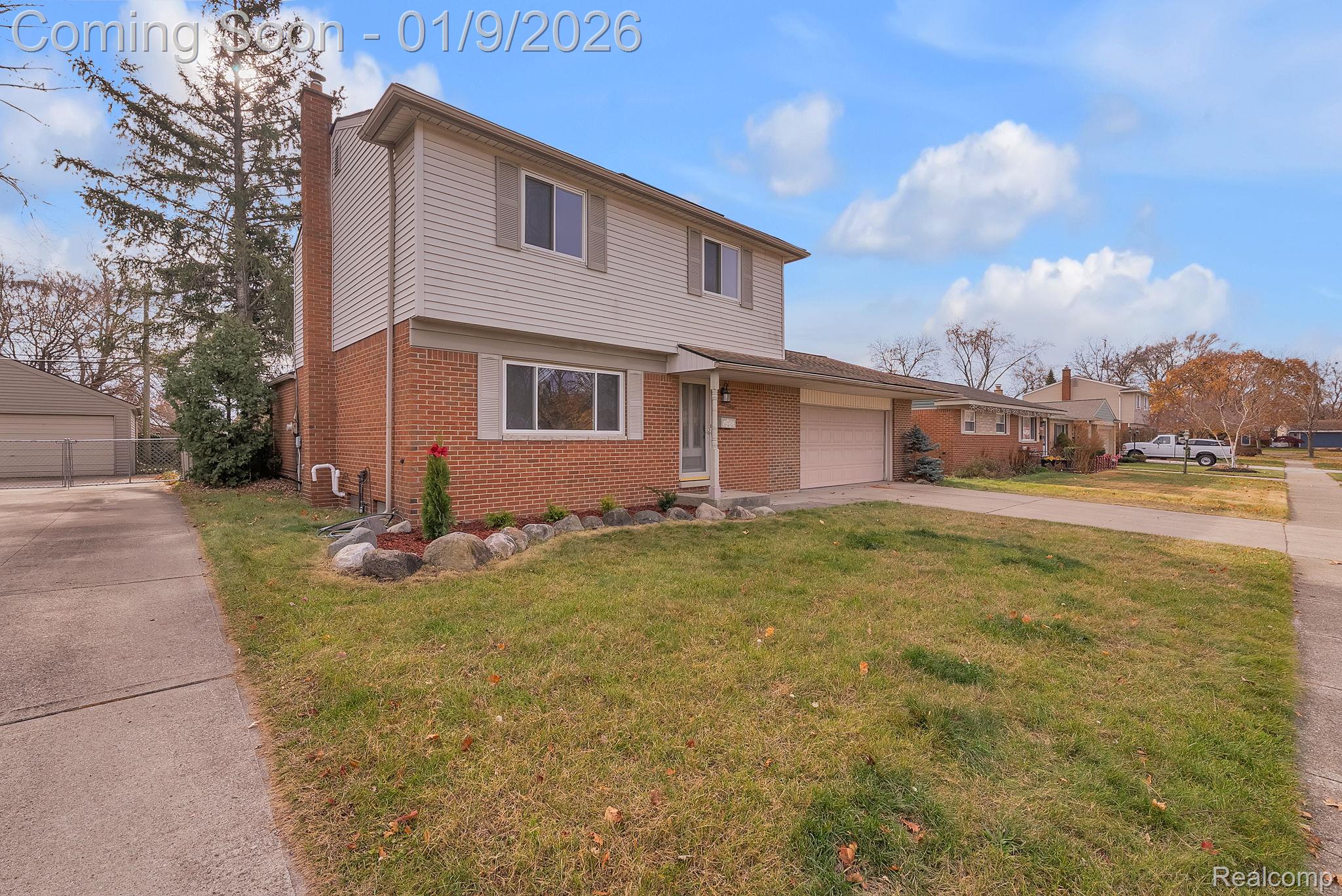 40585 Pinetree Drive