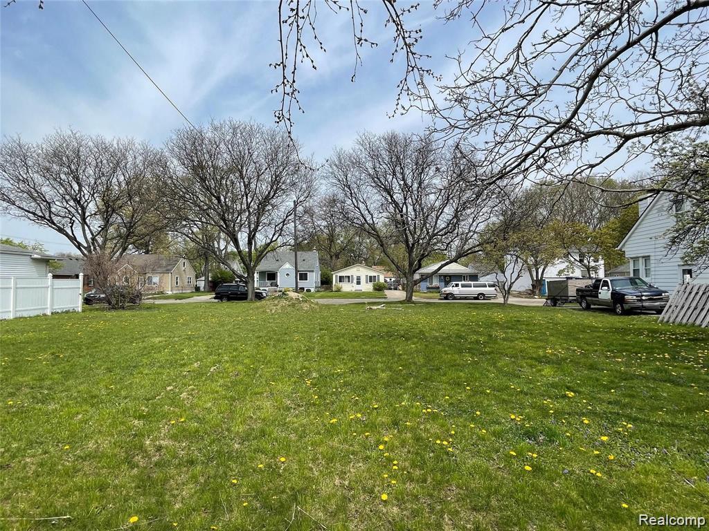 306 E Elza Avenue