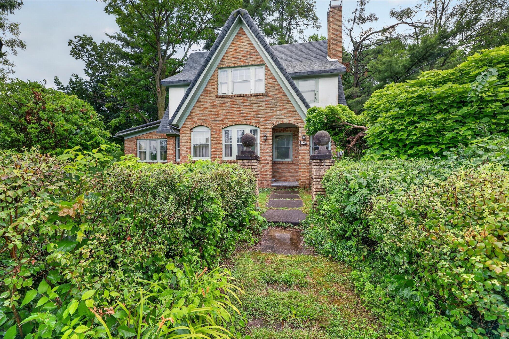 1124 Ashley Drive
