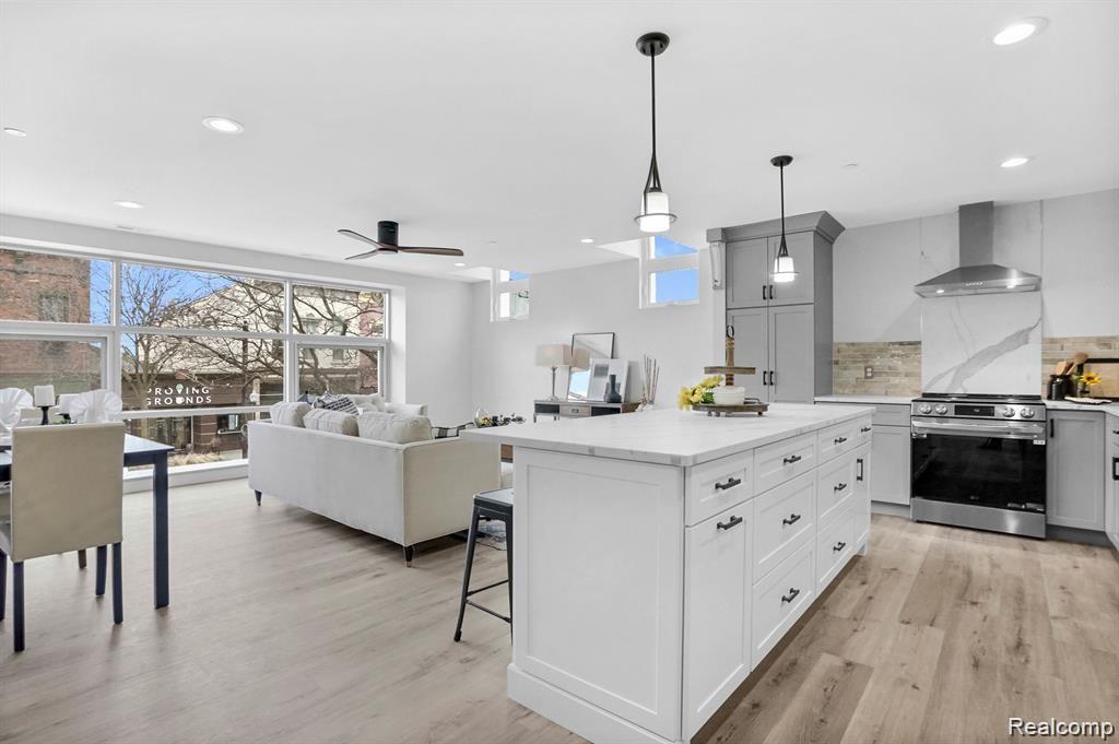 344 N Main Street 400