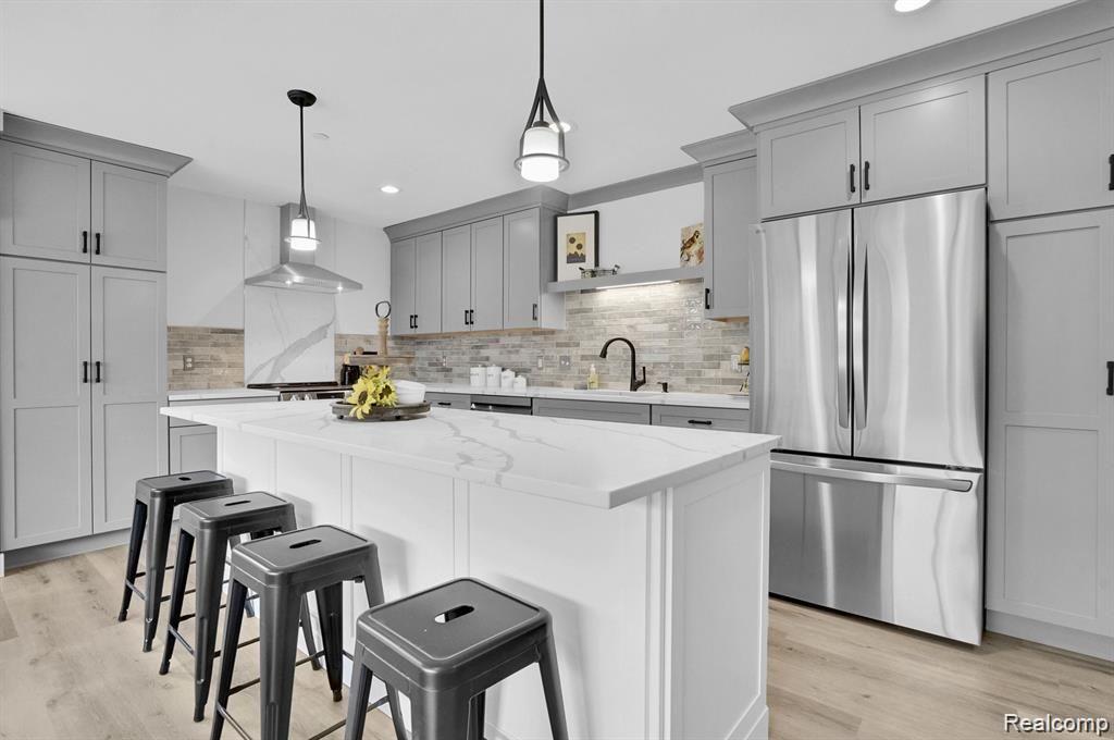 344 N Main Street 400