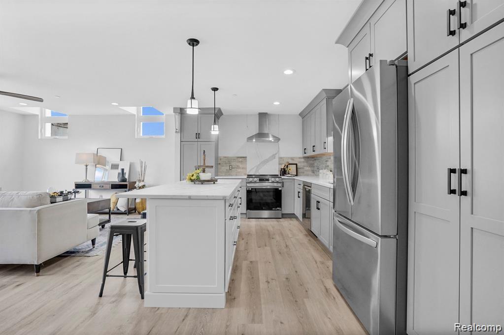 344 N Main Street 400