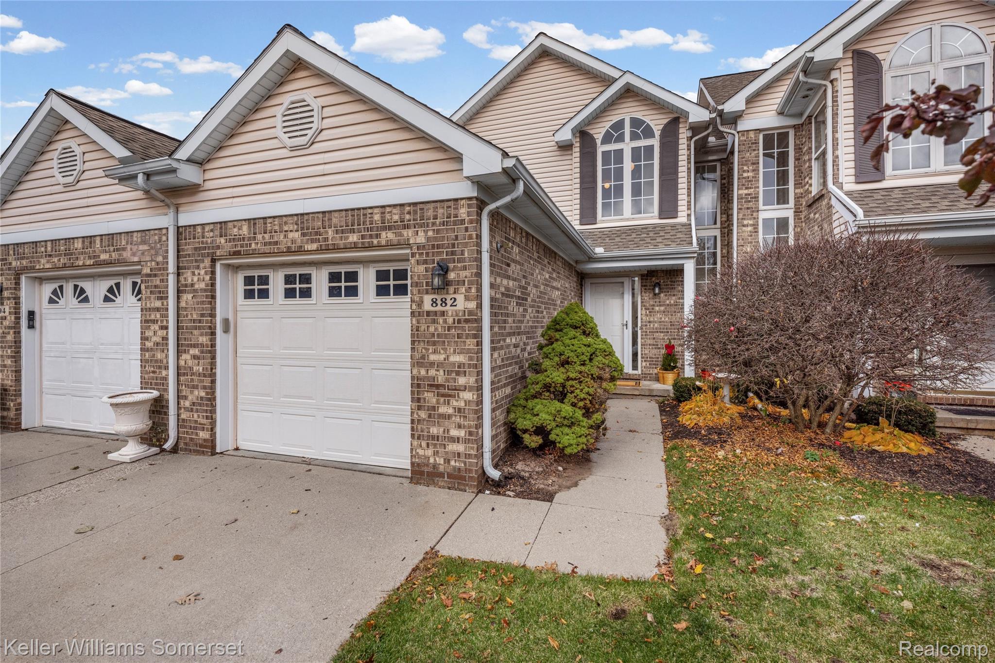 882 Natures Cove Court