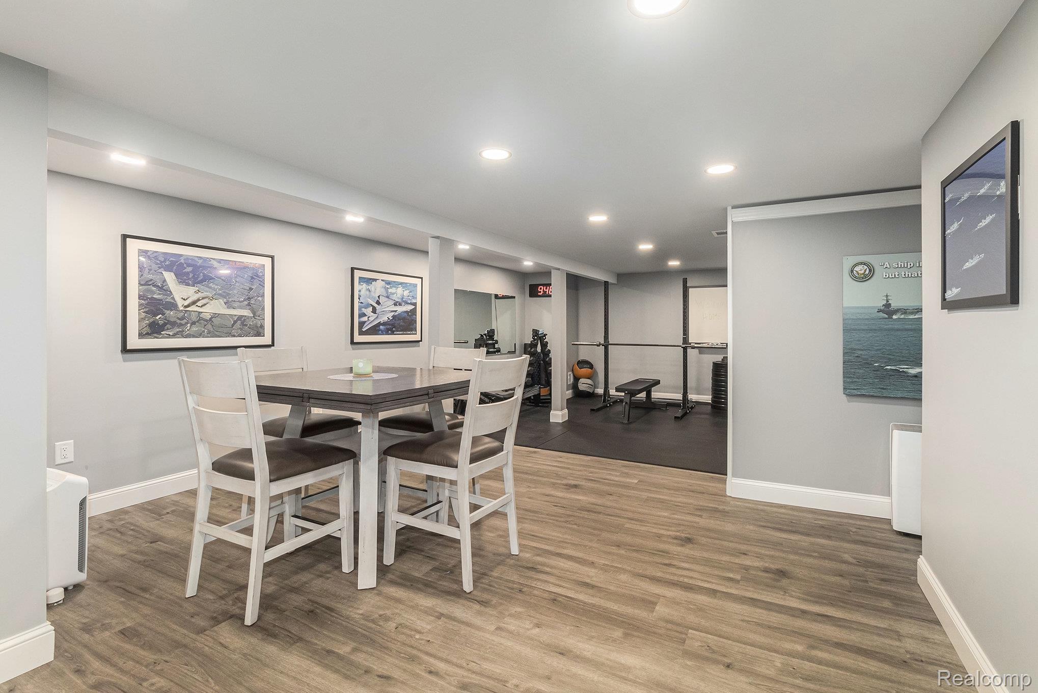 Bloomfield Charter Township, Michigan 48304, United States, 4 Bedrooms Bedrooms, ,3 BathroomsBathrooms,Residential,Pending,237182