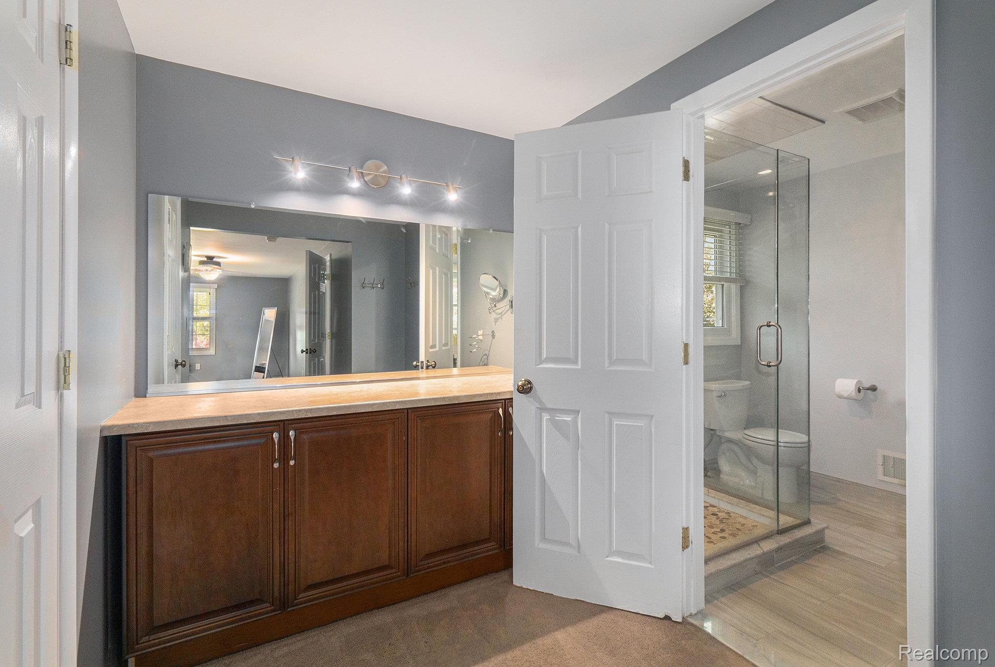 Bloomfield Charter Township, Michigan 48304, United States, 4 Bedrooms Bedrooms, ,3 BathroomsBathrooms,Residential,Pending,237182