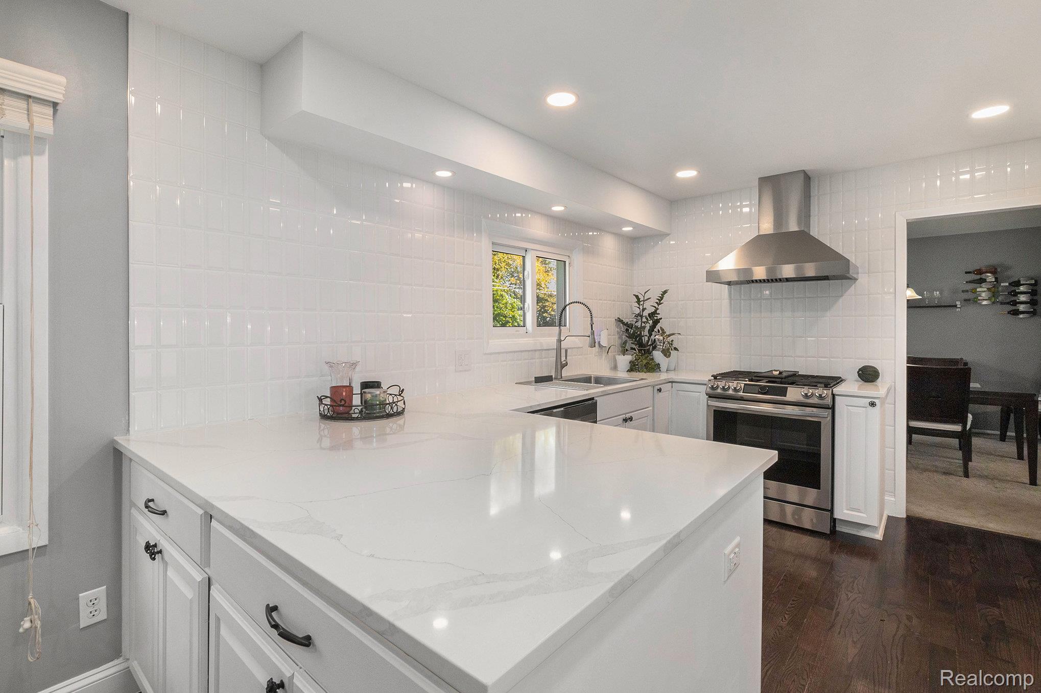 Bloomfield Charter Township, Michigan 48304, United States, 4 Bedrooms Bedrooms, ,3 BathroomsBathrooms,Residential,Pending,237182