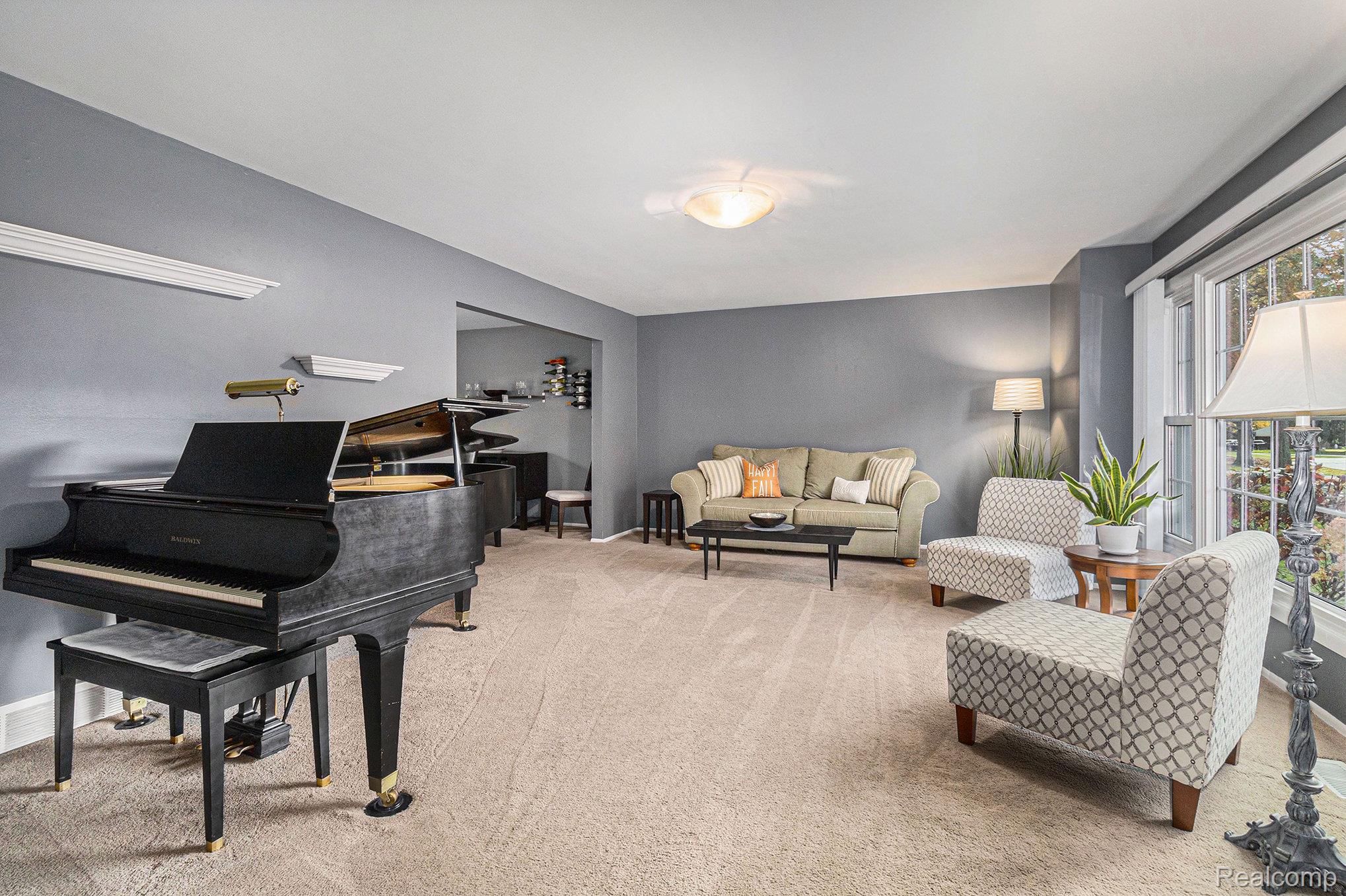 Bloomfield Charter Township, Michigan 48304, United States, 4 Bedrooms Bedrooms, ,3 BathroomsBathrooms,Residential,Pending,237182