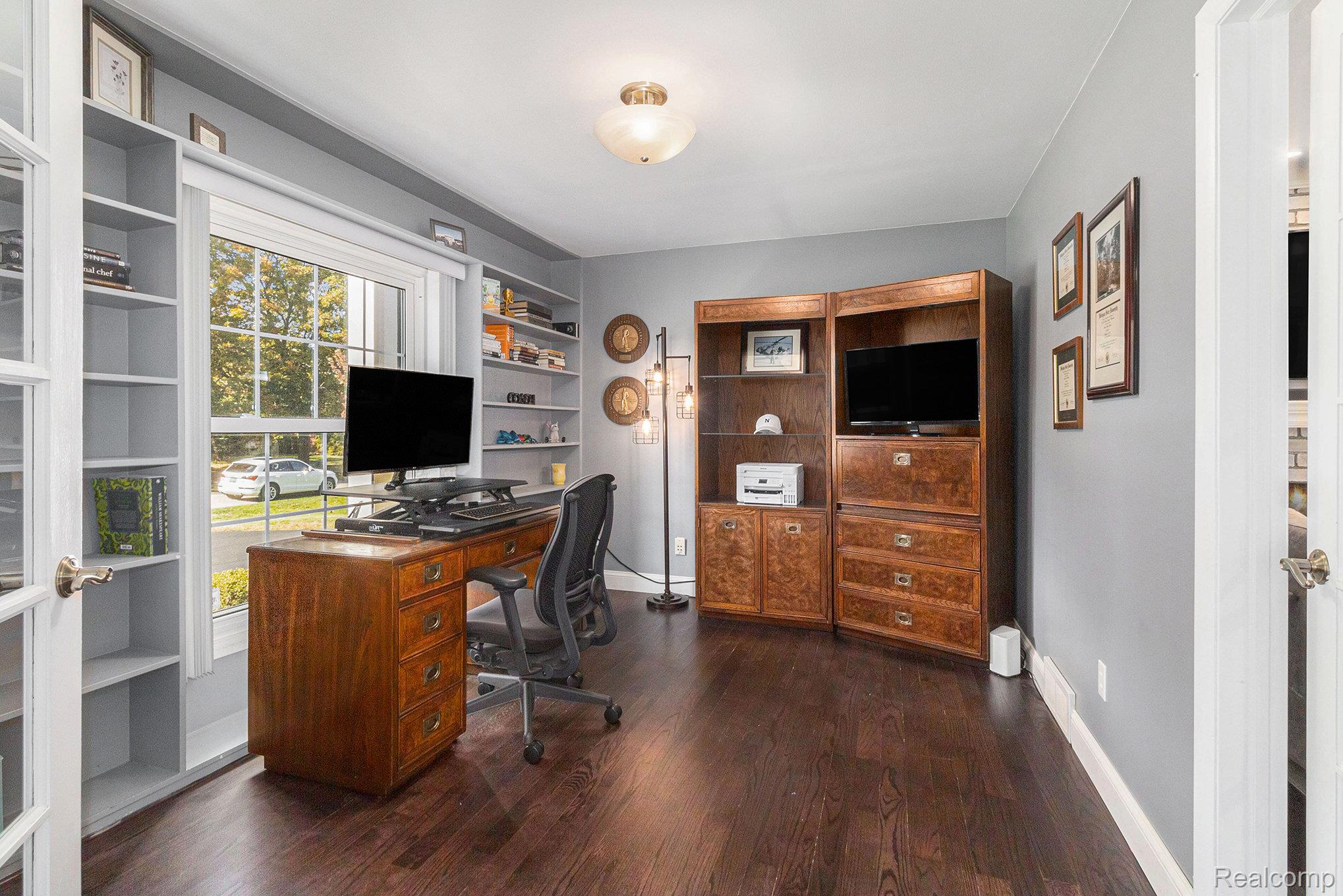 Bloomfield Charter Township, Michigan 48304, United States, 4 Bedrooms Bedrooms, ,3 BathroomsBathrooms,Residential,Pending,237182