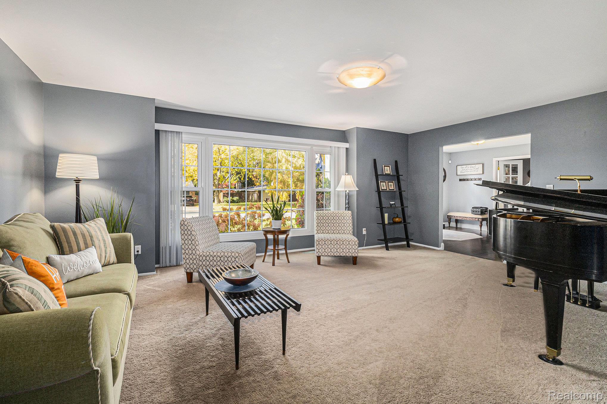 Bloomfield Charter Township, Michigan 48304, United States, 4 Bedrooms Bedrooms, ,3 BathroomsBathrooms,Residential,Pending,237182