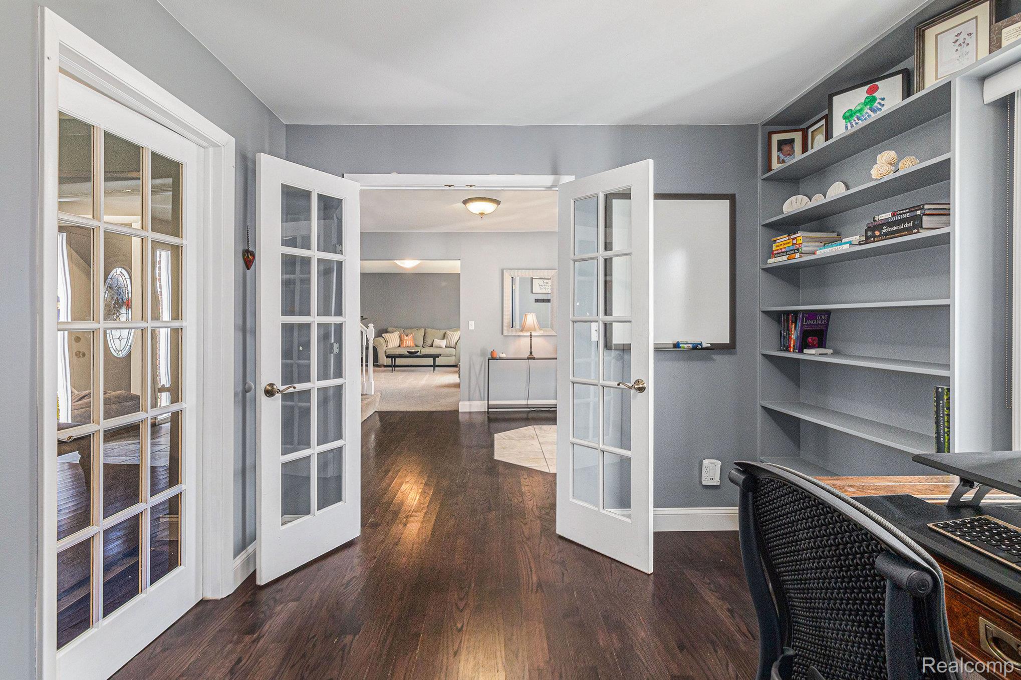 Bloomfield Charter Township, Michigan 48304, United States, 4 Bedrooms Bedrooms, ,3 BathroomsBathrooms,Residential,Pending,237182