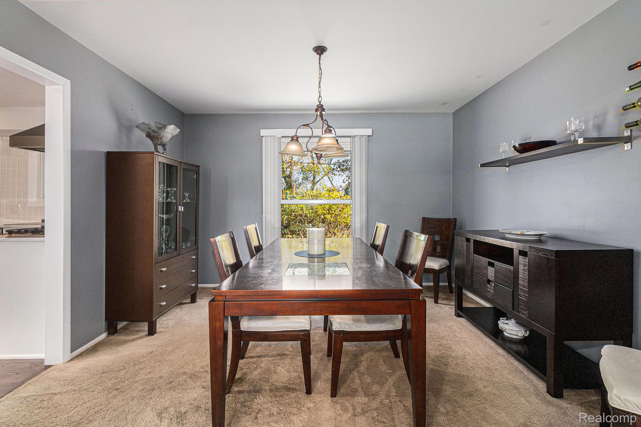 Bloomfield Charter Township, Michigan 48304, United States, 4 Bedrooms Bedrooms, ,3 BathroomsBathrooms,Residential,Pending,237182