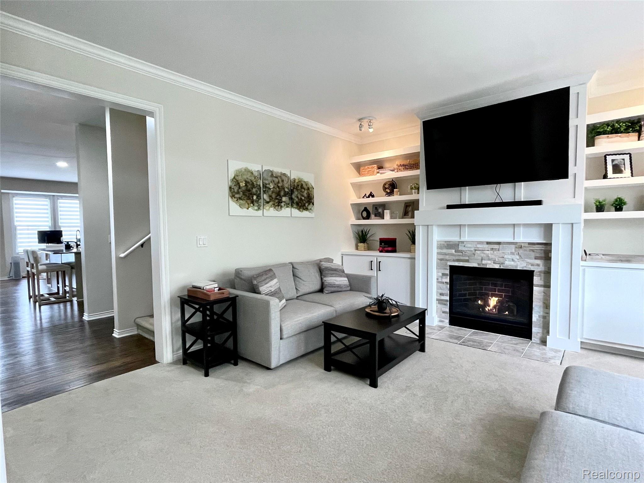 129 E Parent Avenue
