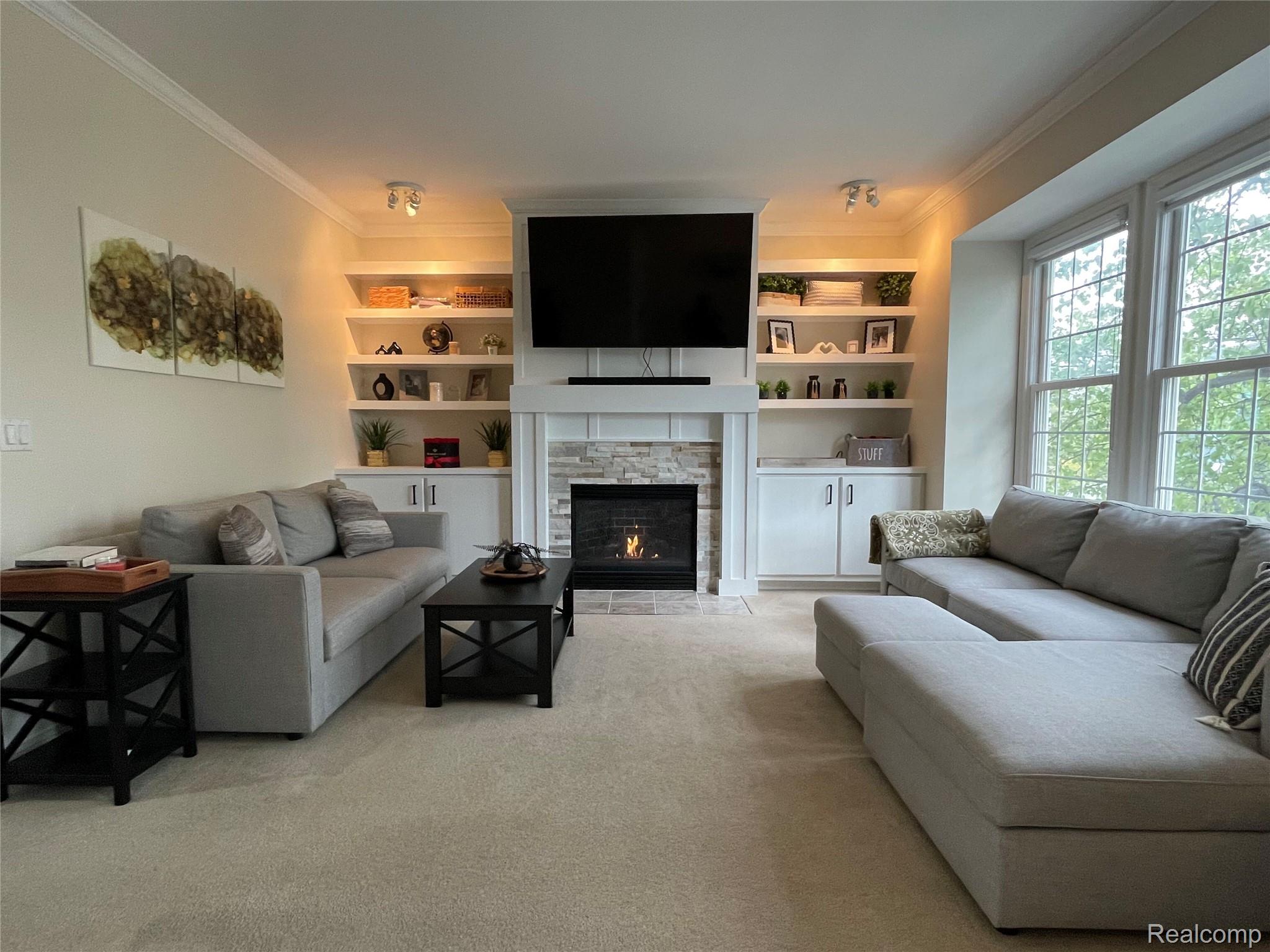 129 E Parent Avenue