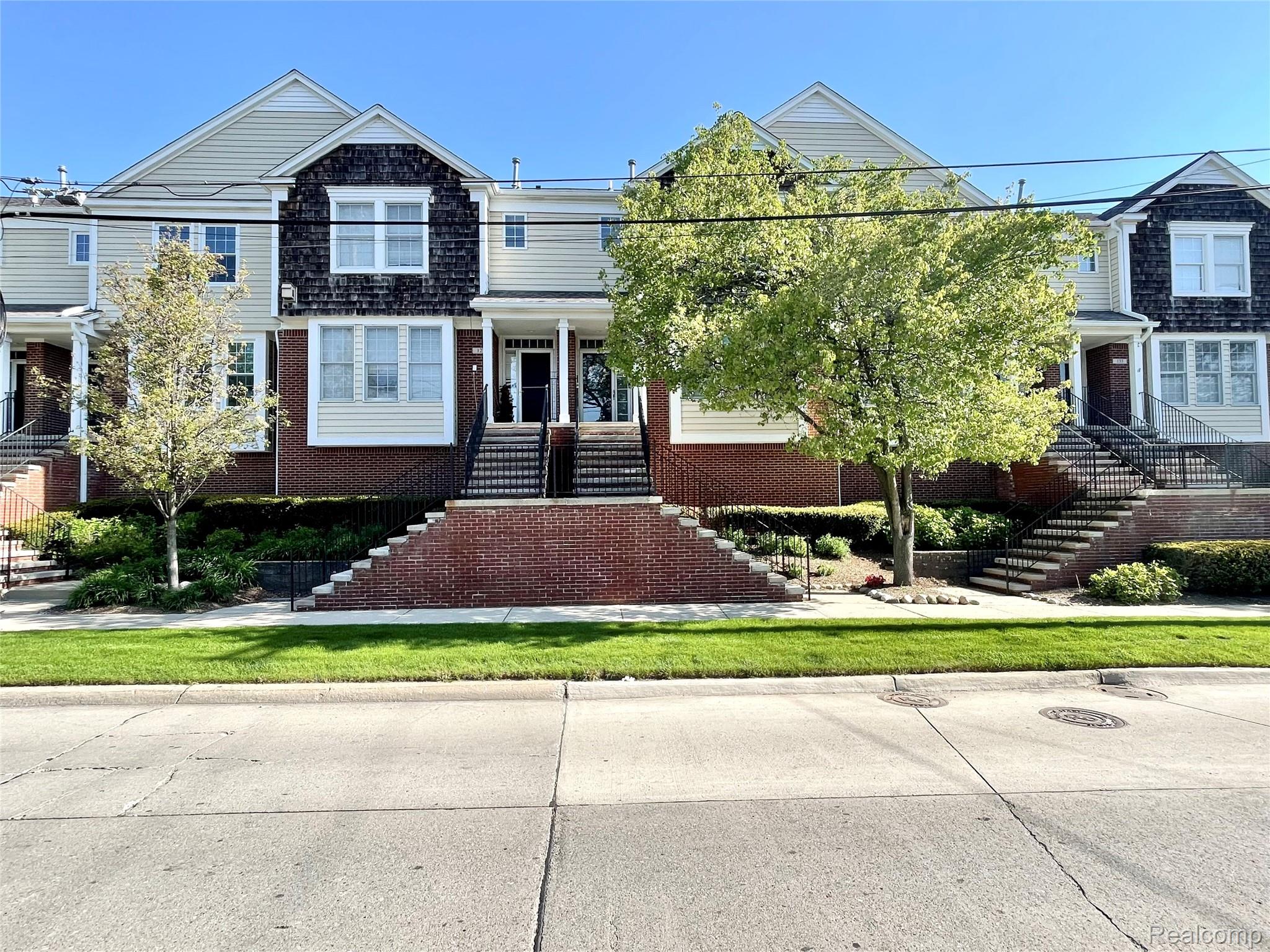 129 E Parent Avenue