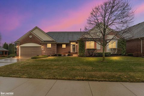 8160 Huntington Ridge Court Washington Township MI 48094