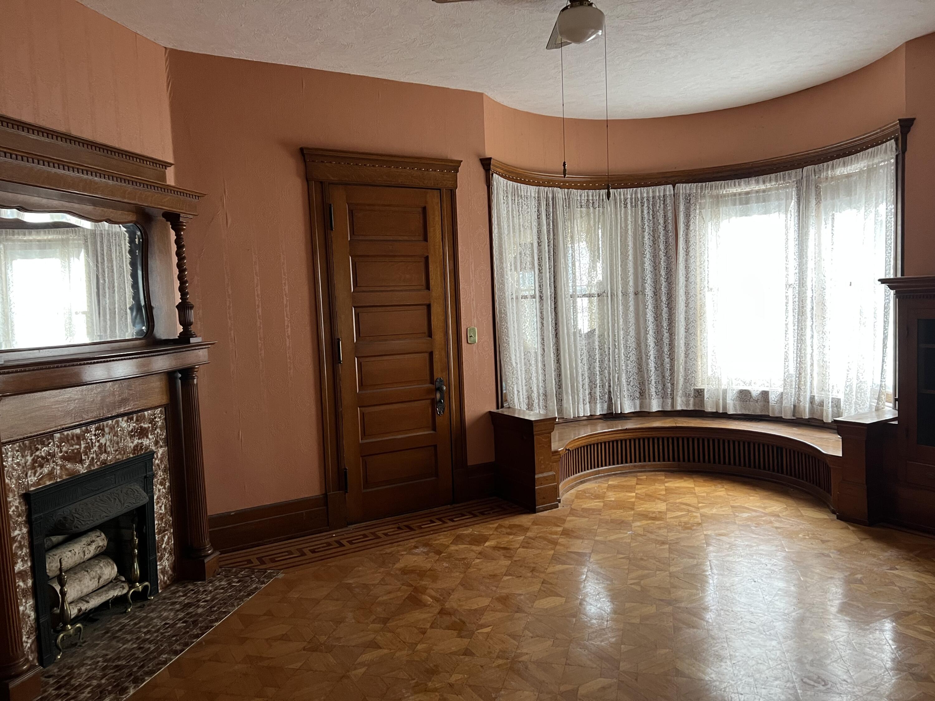 161 NE Capital Avenue NE