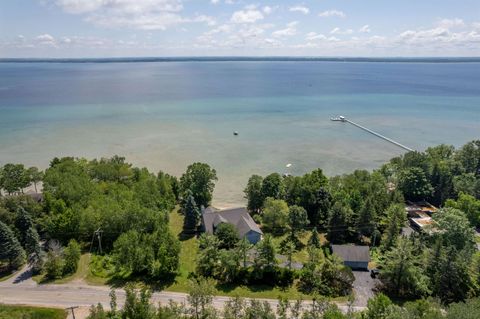 14088 Bluff Road Peninsula Township MI 49686