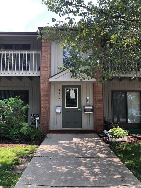 Photo for 35471 HICKORY WOODS DR 6