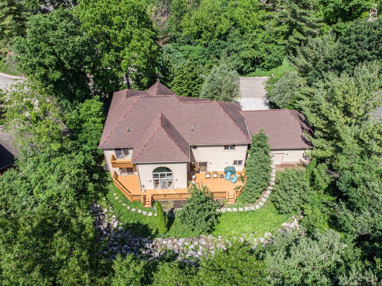 588 Green Road