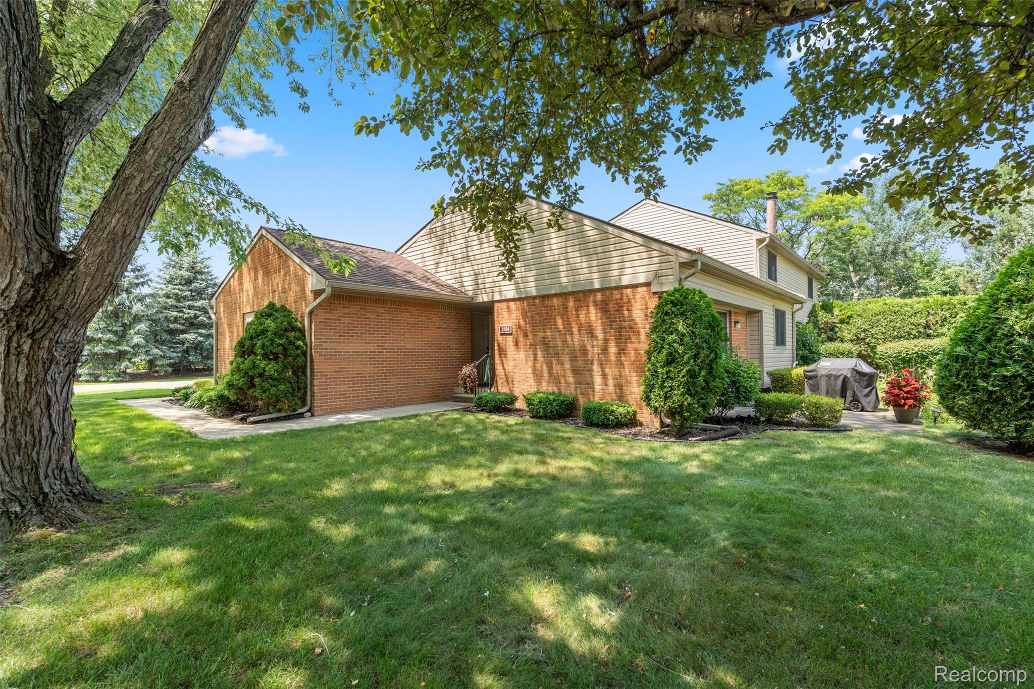 3984 Old Creek Road 1