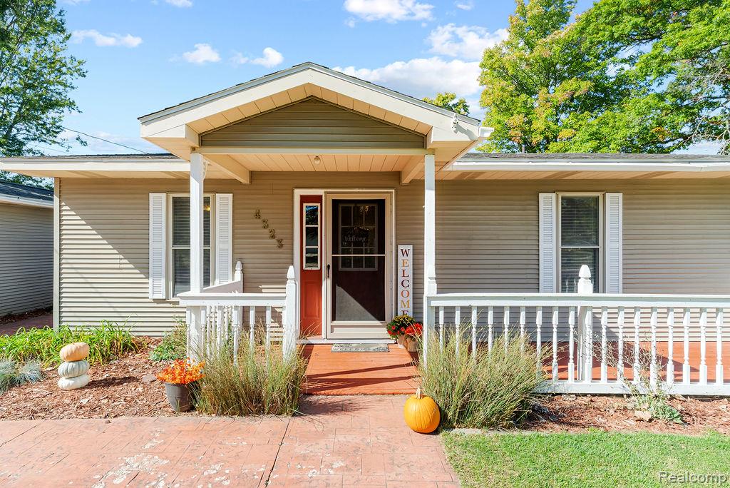 4323 Moonlight Drive