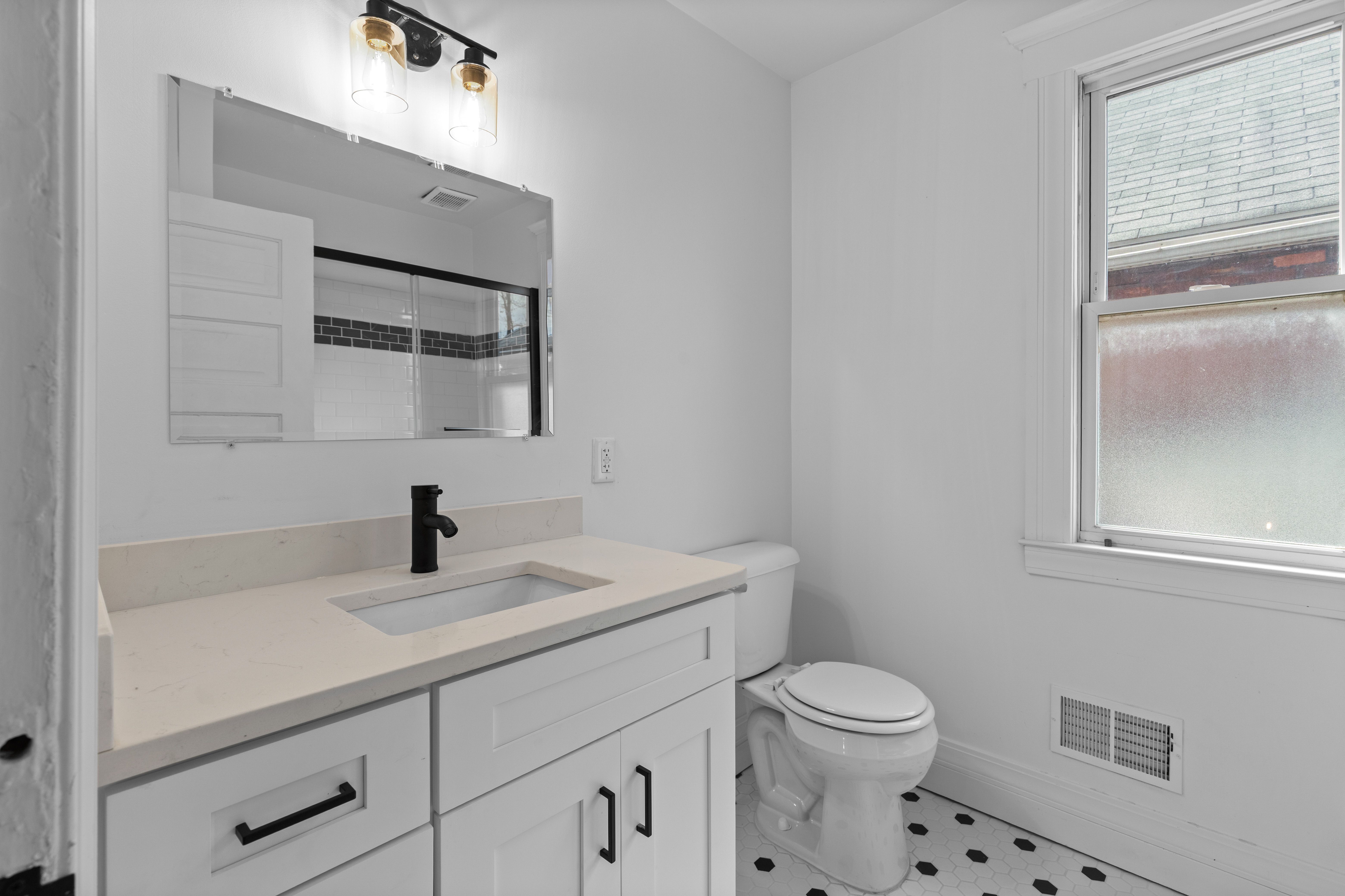 Detroit City Wayne, Michigan 48202, United States, 4 Bedrooms Bedrooms, ,3 BathroomsBathrooms,Residential,Active,103468