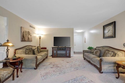 Tiny photo for 2472 Mulberry Square #22, Bloomfield Hills City, MI 48302 (MLS # 20261057403)