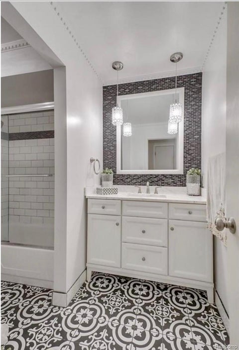 Tiny photo for 2472 Mulberry Square #22, Bloomfield Hills City, MI 48302 (MLS # 20261057403)