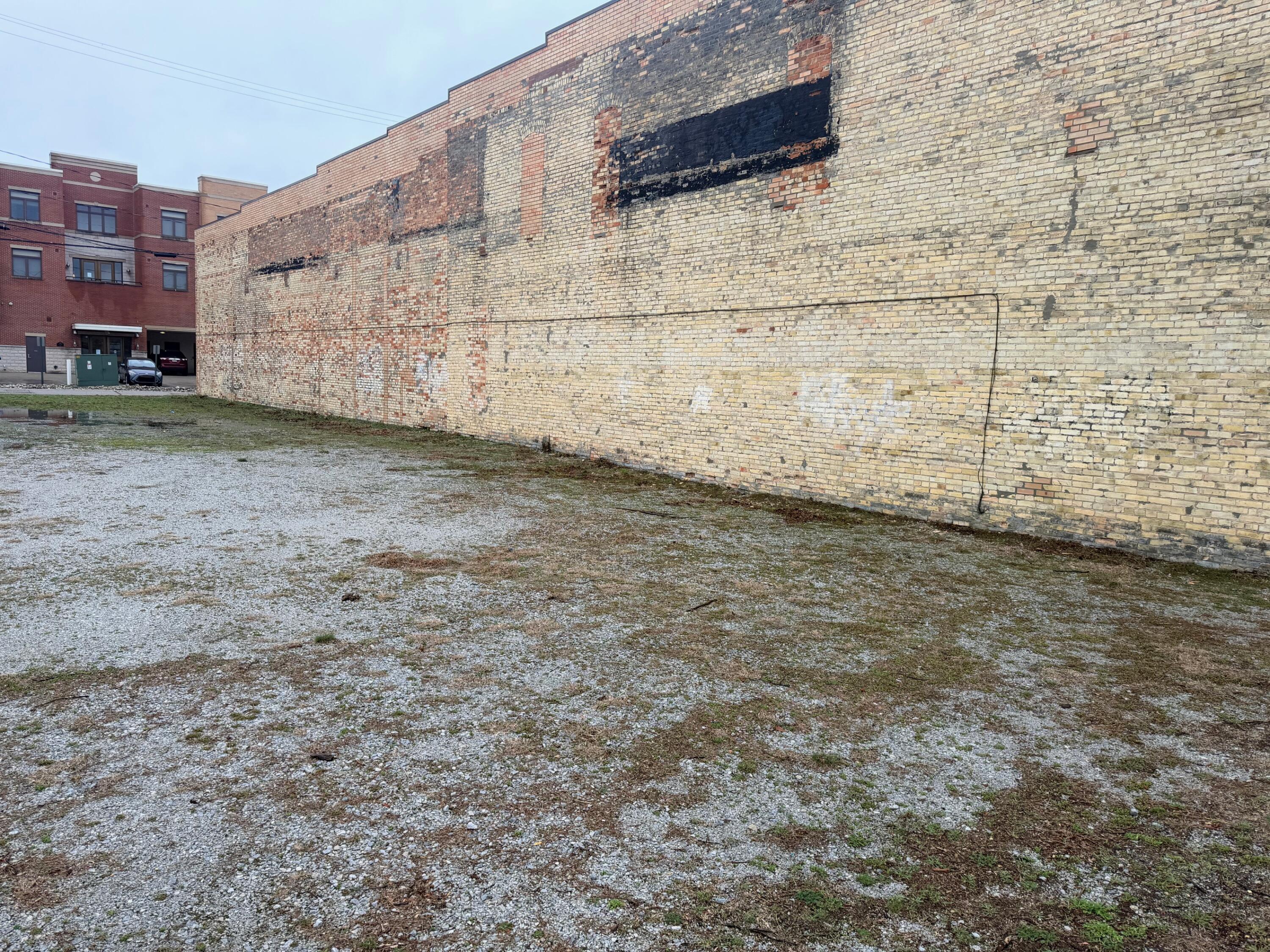 593 W Western Avenue