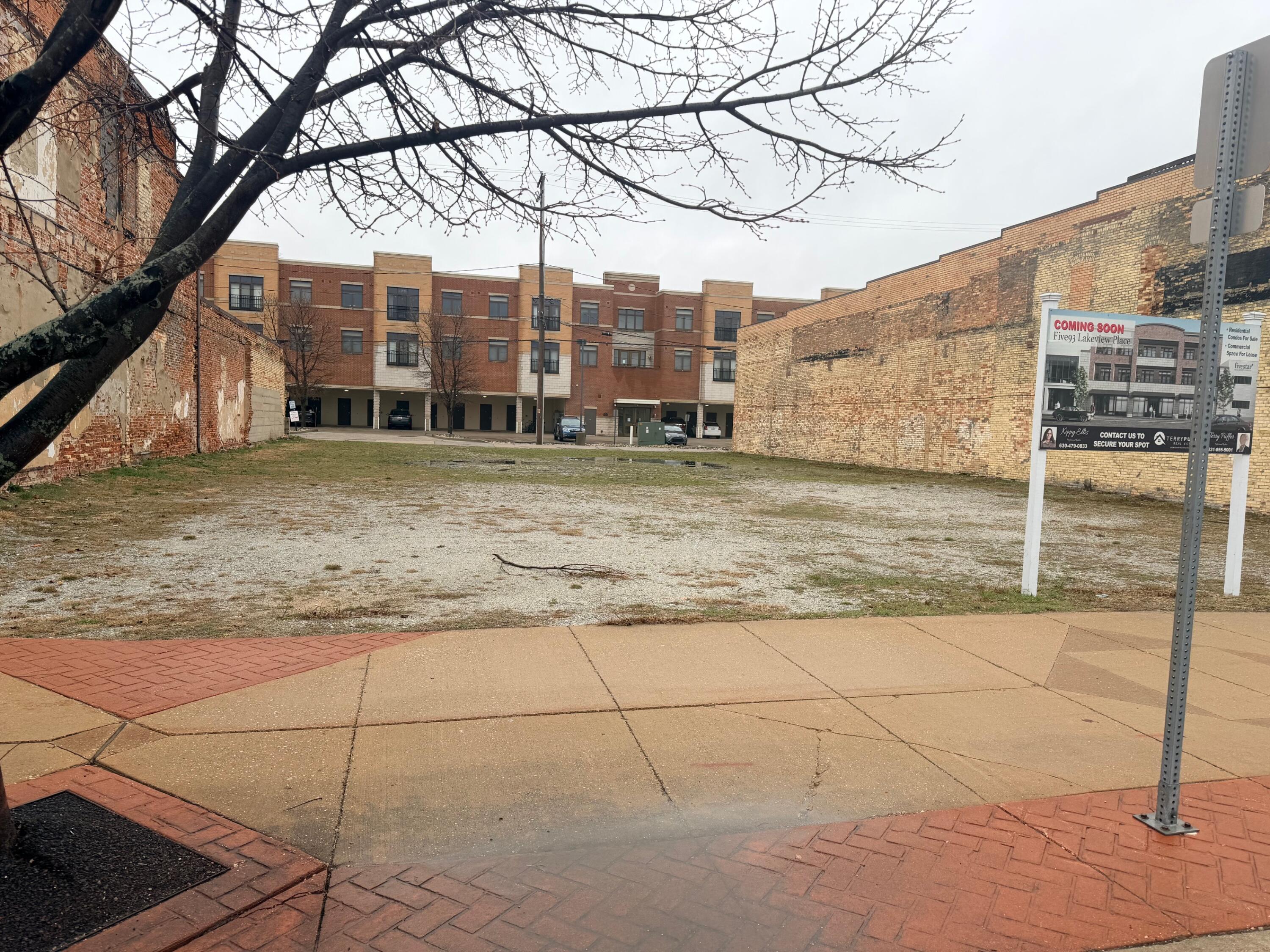 593 W Western Avenue