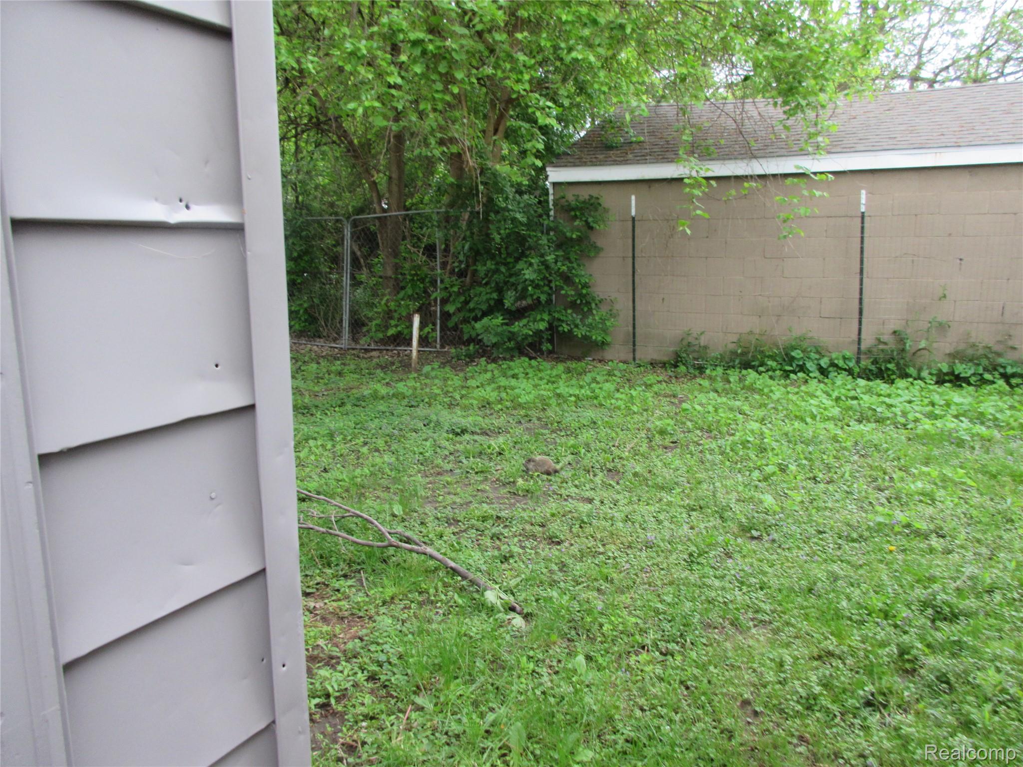 2220 E Bergin Avenue