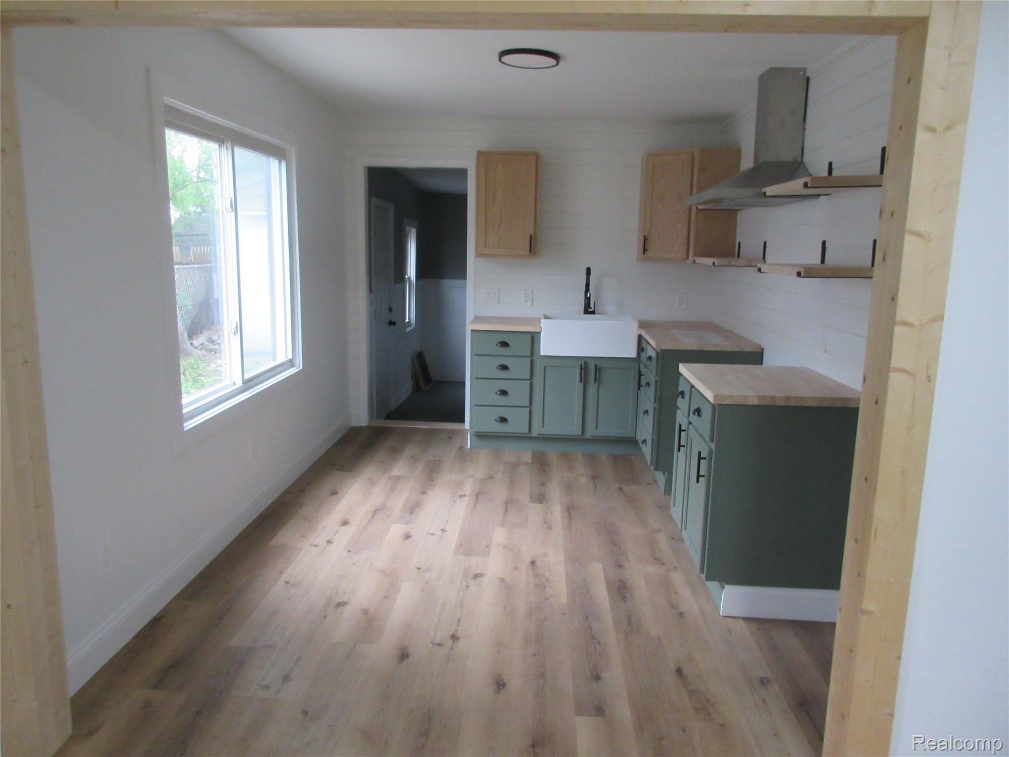 2220 E Bergin Avenue