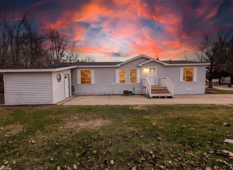 43705 Medea Drive Clinton Charter Township MI 48036