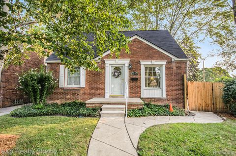 20703 Fleetwood Drive Harper Woods City MI 48225