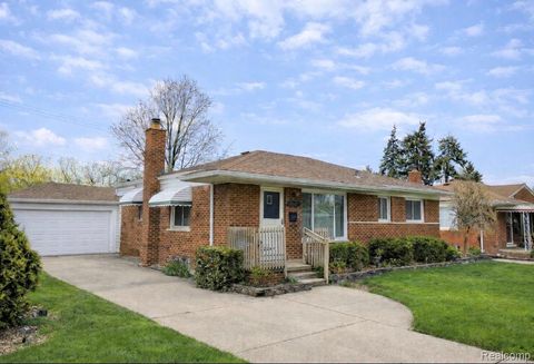 24245 Prairie Lane Warren City MI 48089