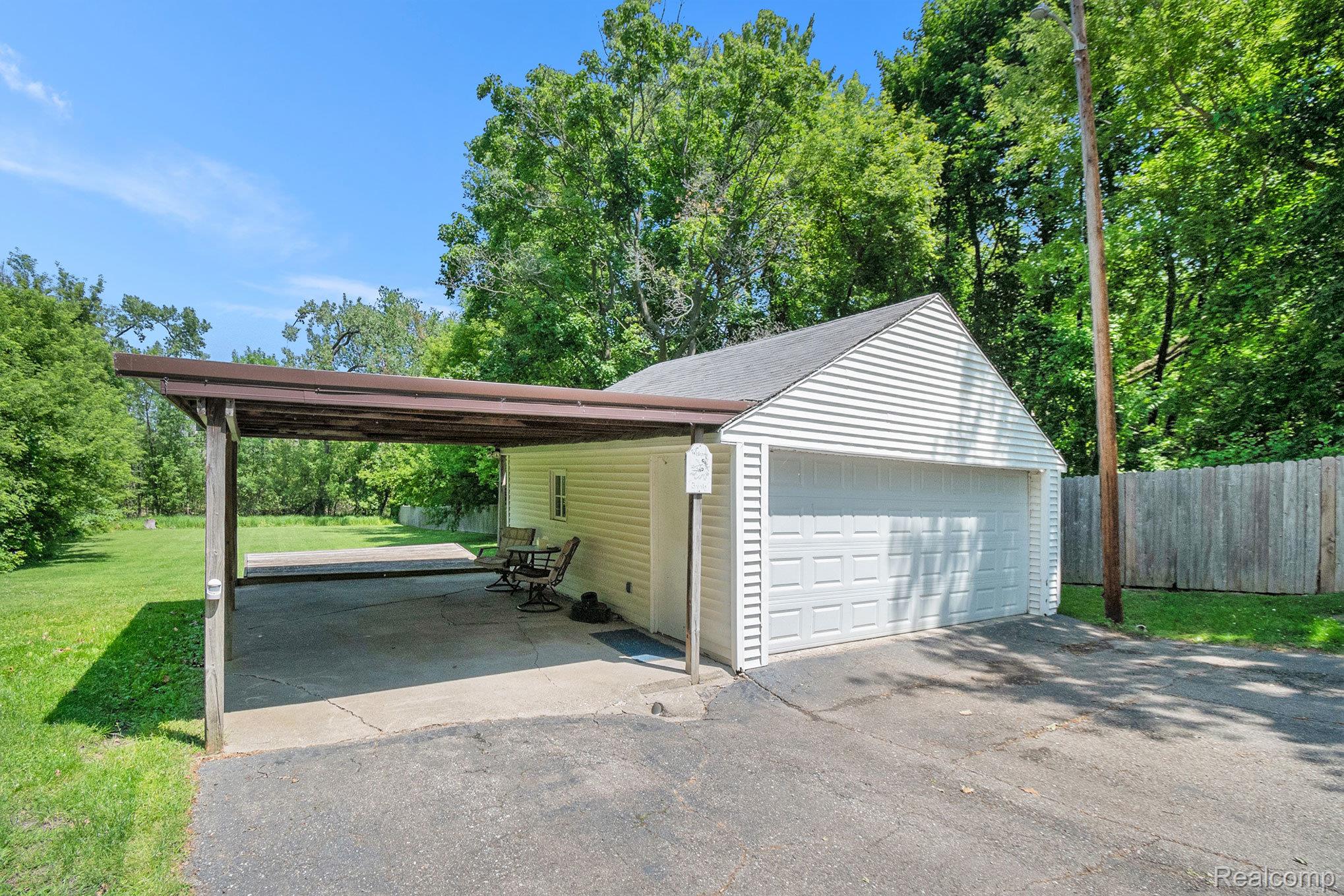 3382 W Silver Lake Road