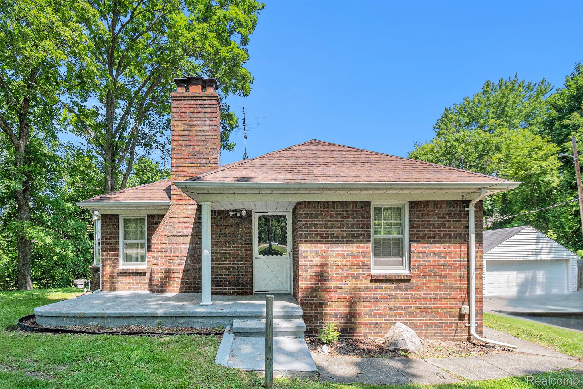 3382 W Silver Lake Road
