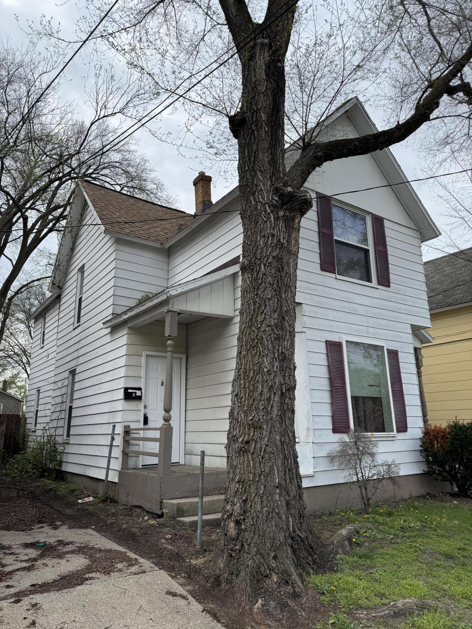 939 Prospect Avenue NE