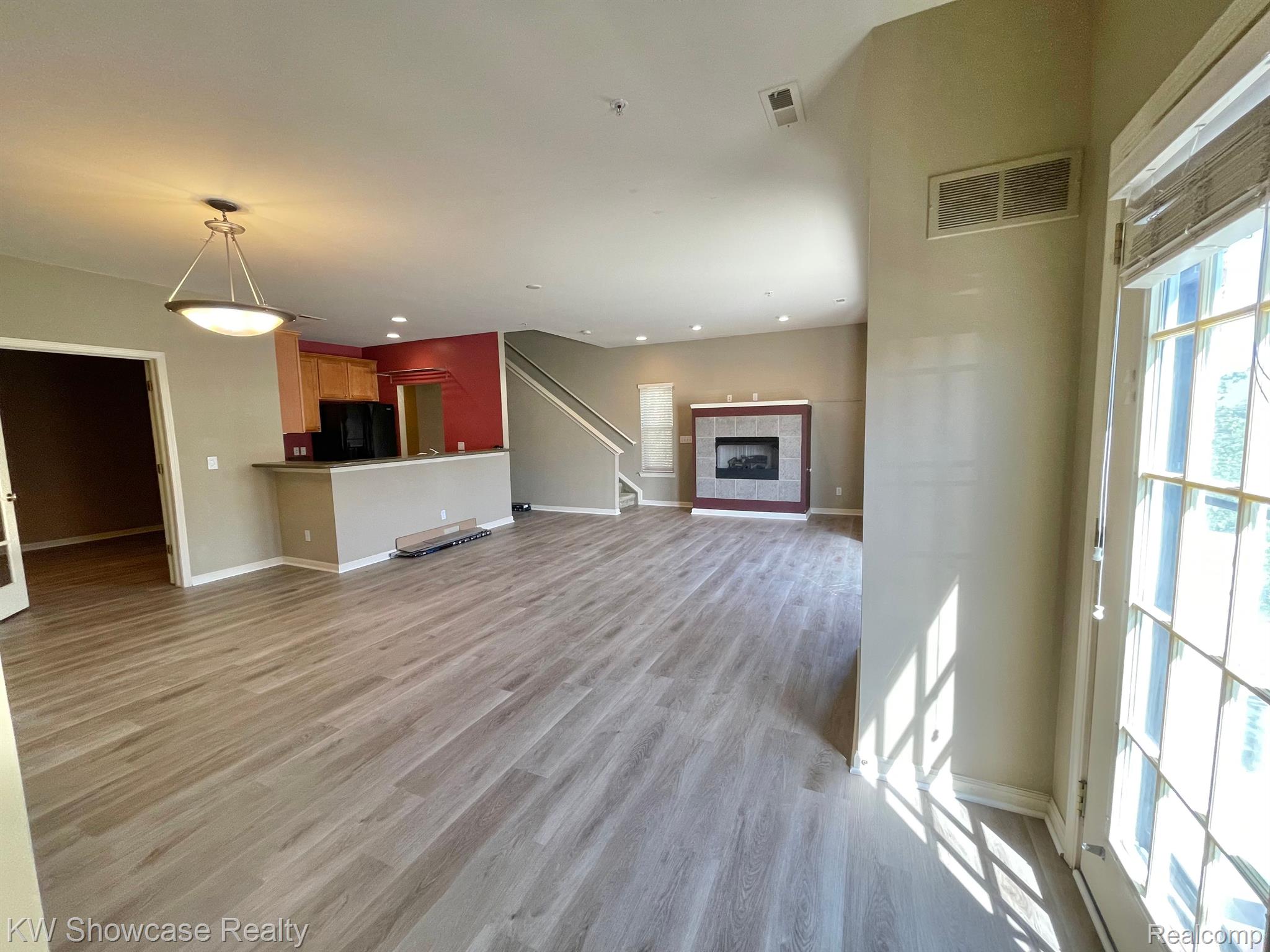 3235 CAMDEN Drive