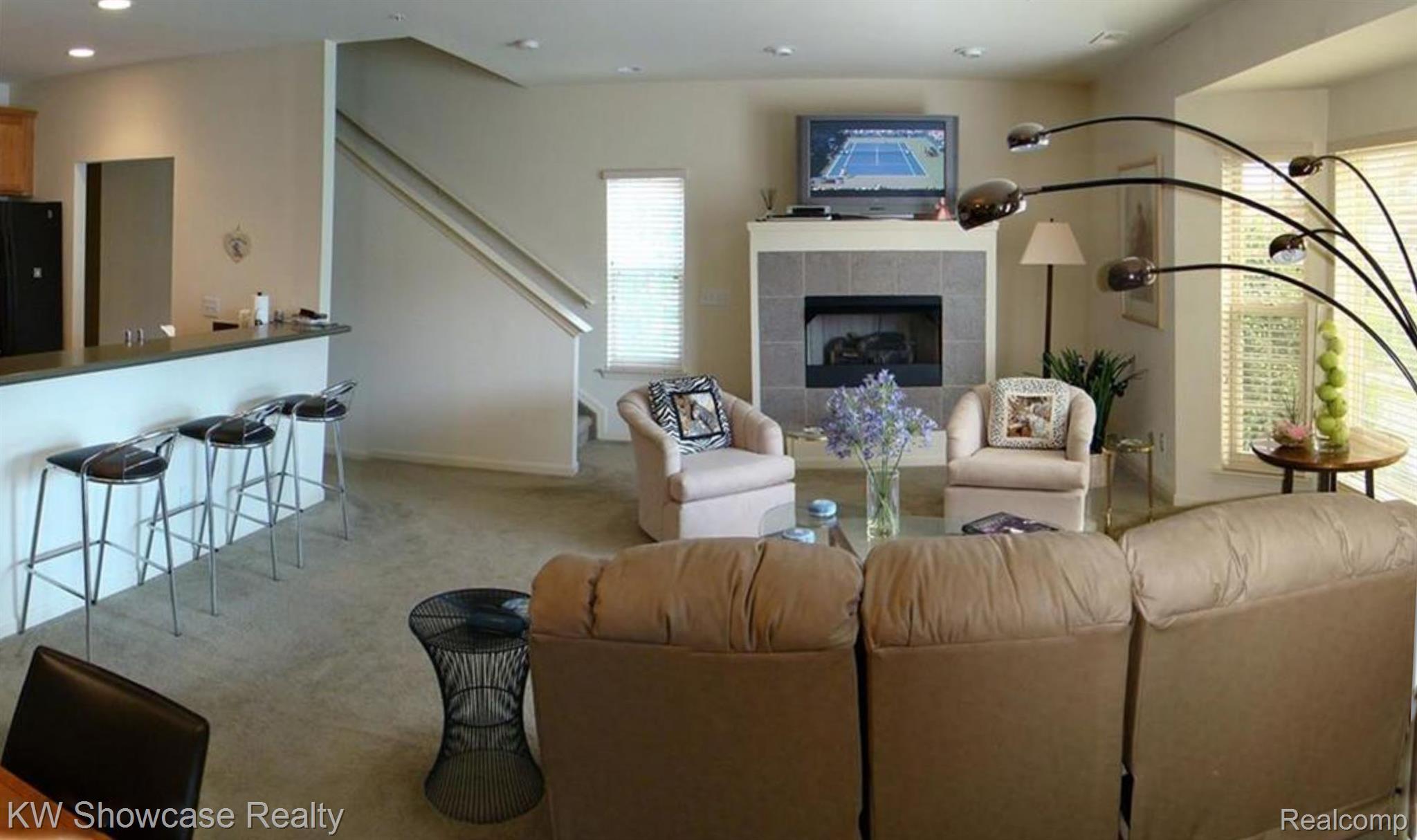 3235 CAMDEN Drive