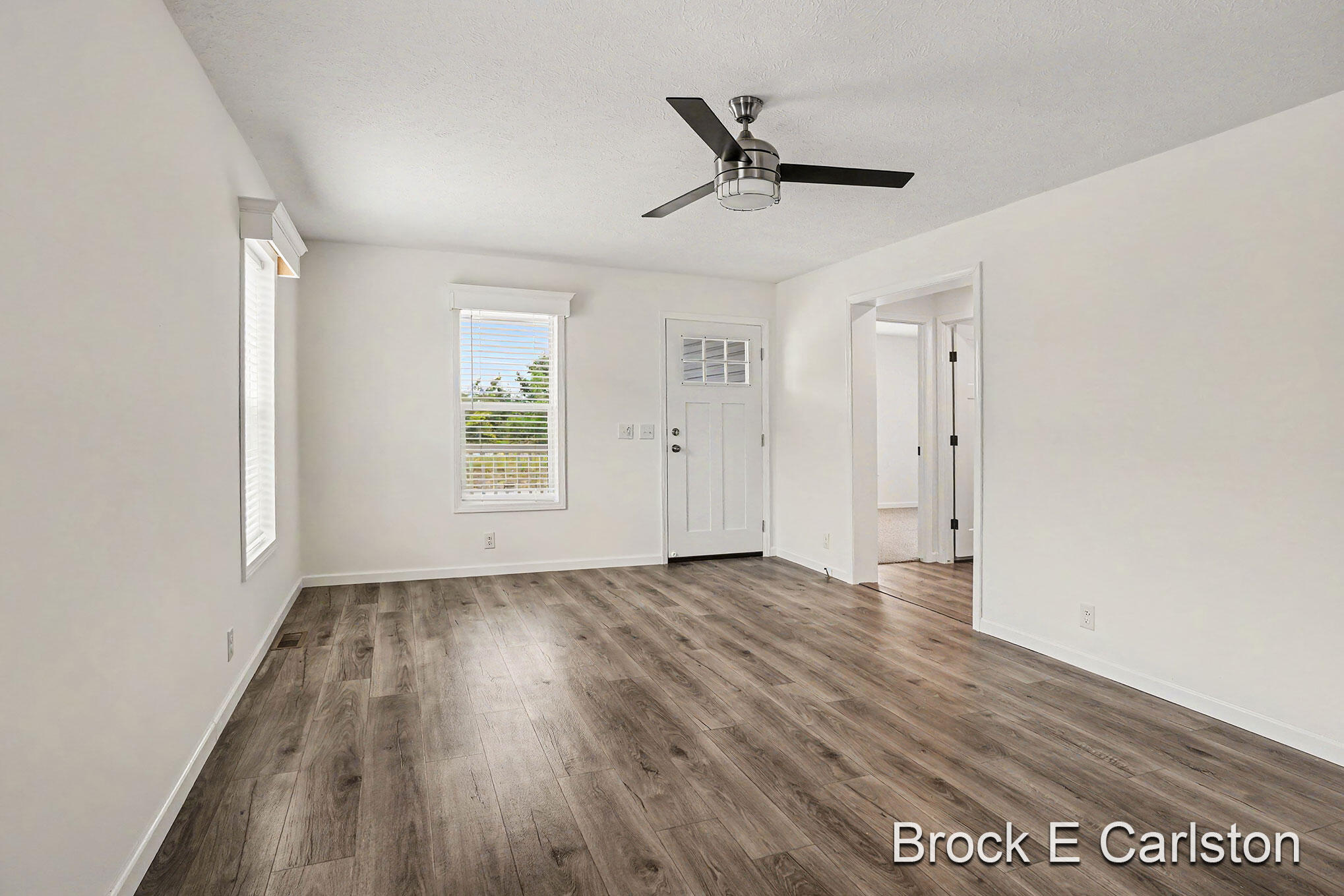 1283 E Ellis Road 27
