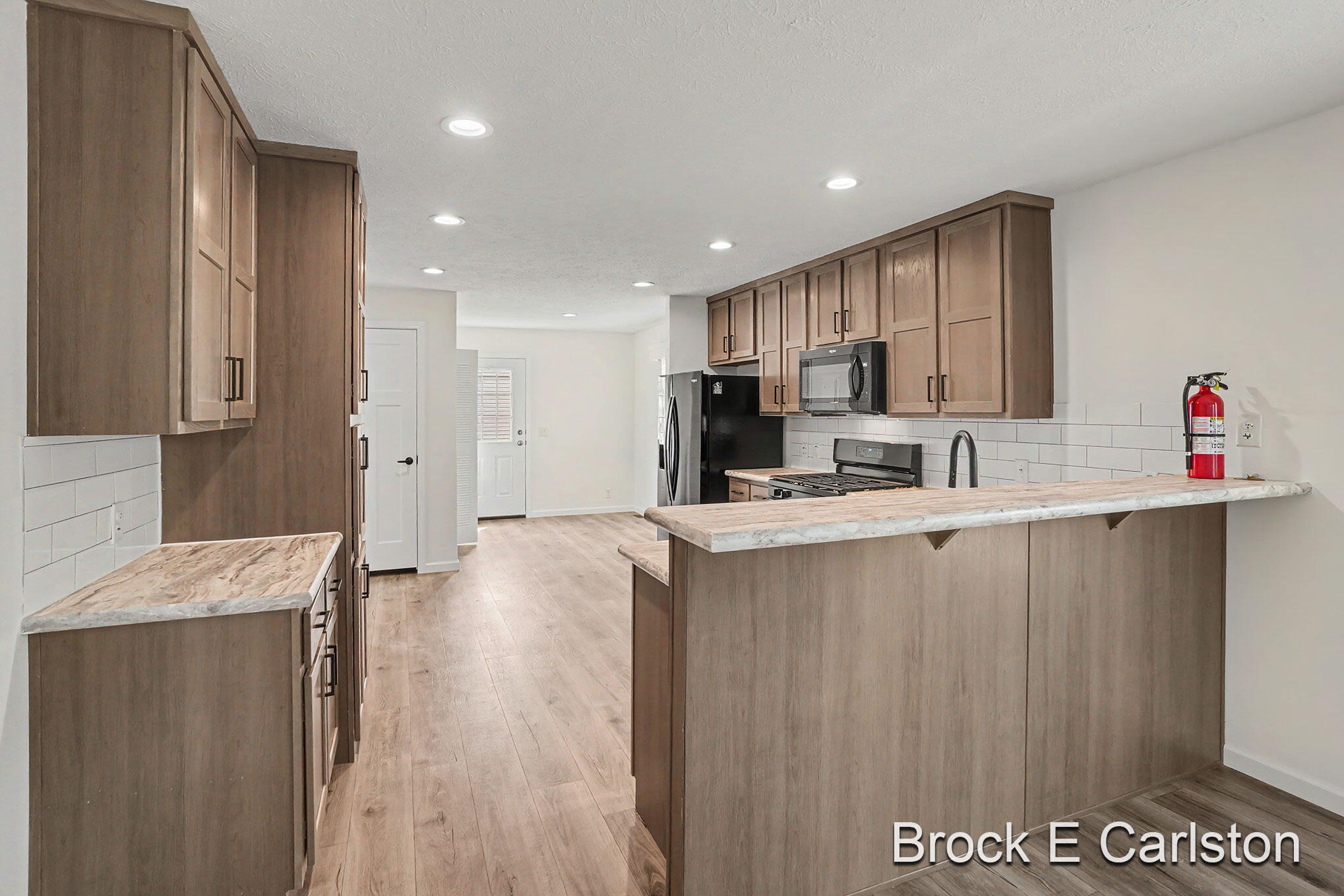 1283 E Ellis Road 27