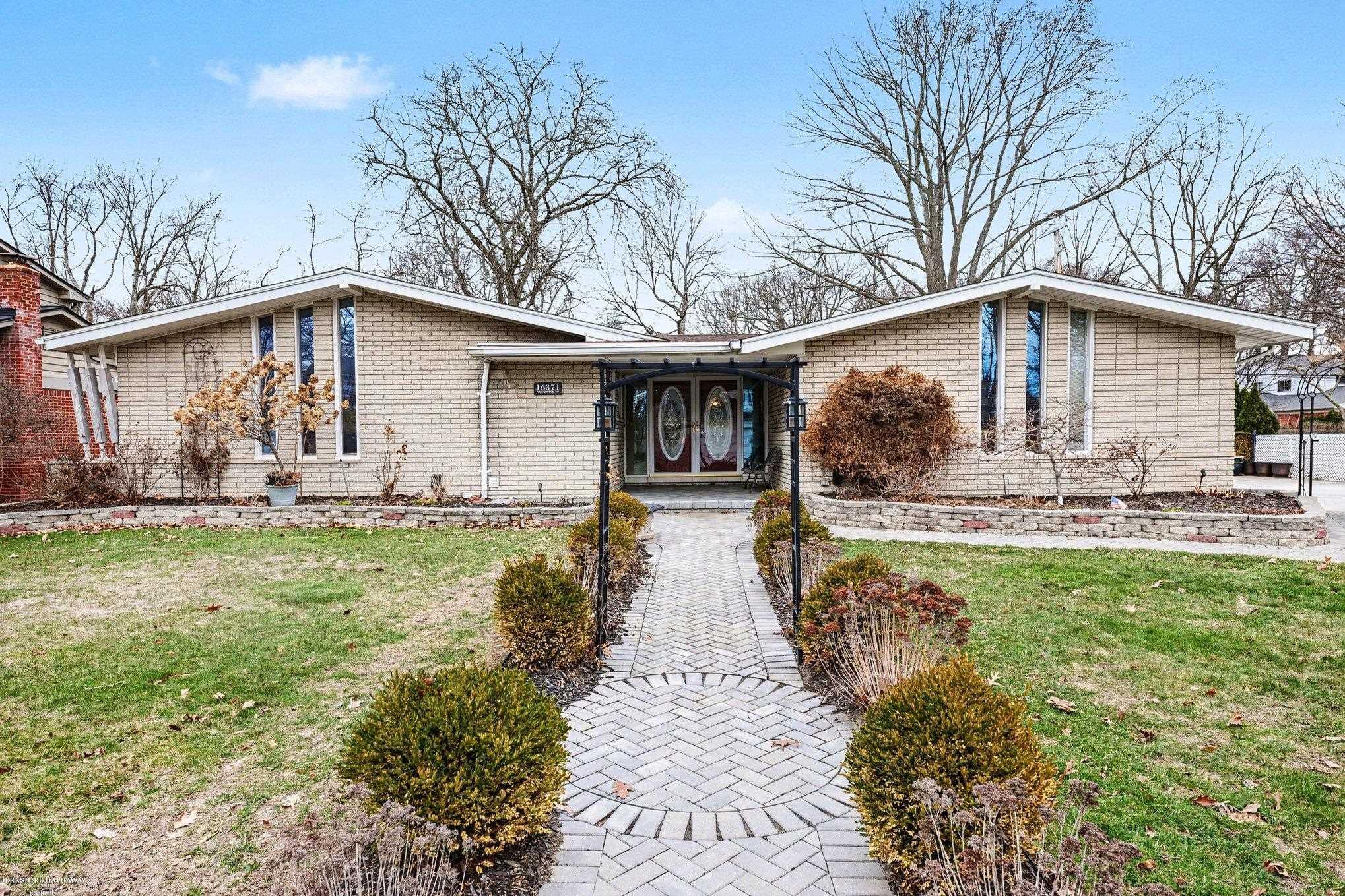 16371 TIMBERVIEW Drive