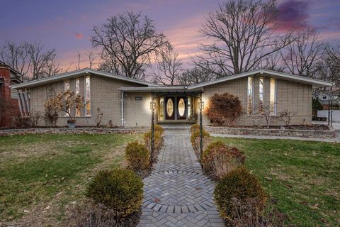 16371 TIMBERVIEW Drive Clinton Charter Township MI 48036