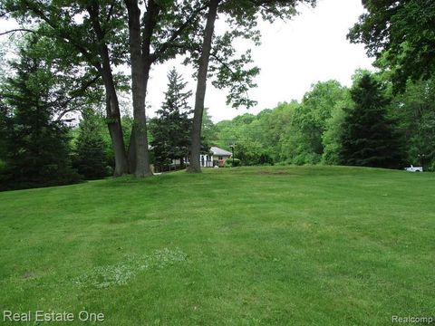 7217 SASHABAW Road Independence Charter Township MI 48348