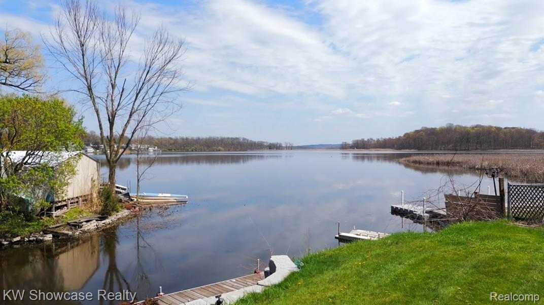 6354 Bennett Lake Road