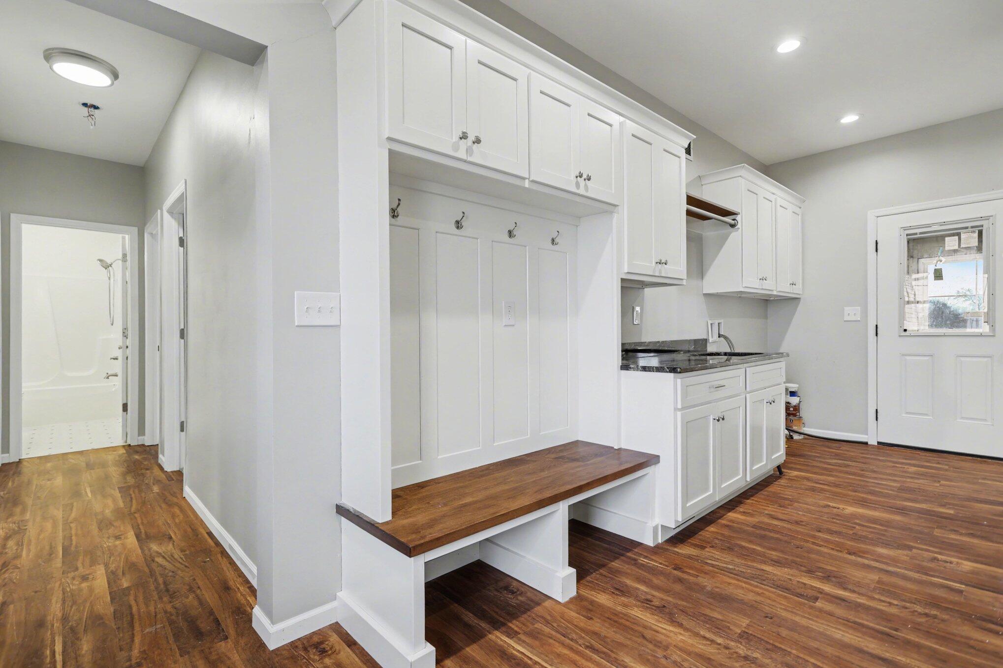 930 Dutch School Road