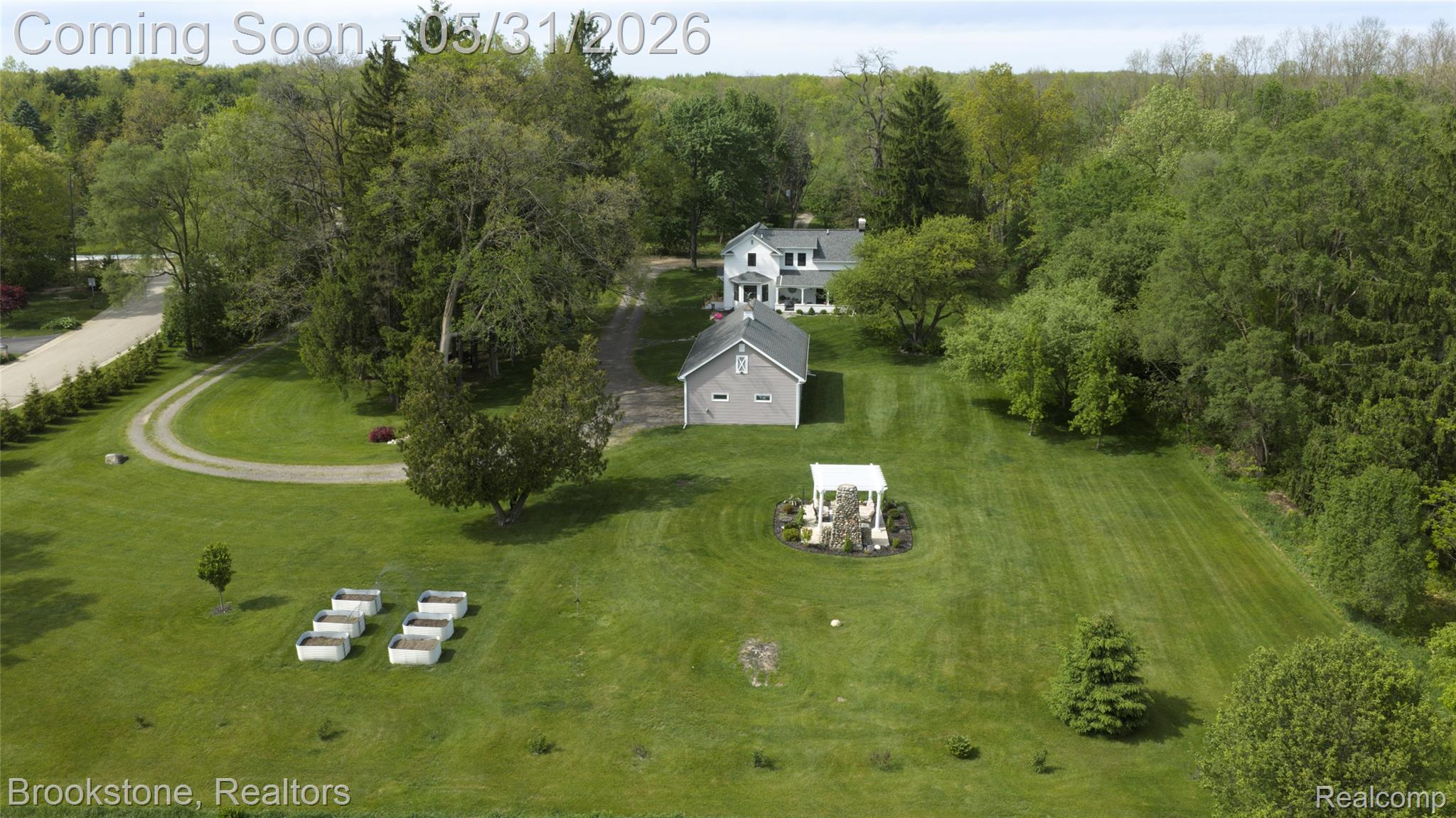 8322 BUCKELL LAKE