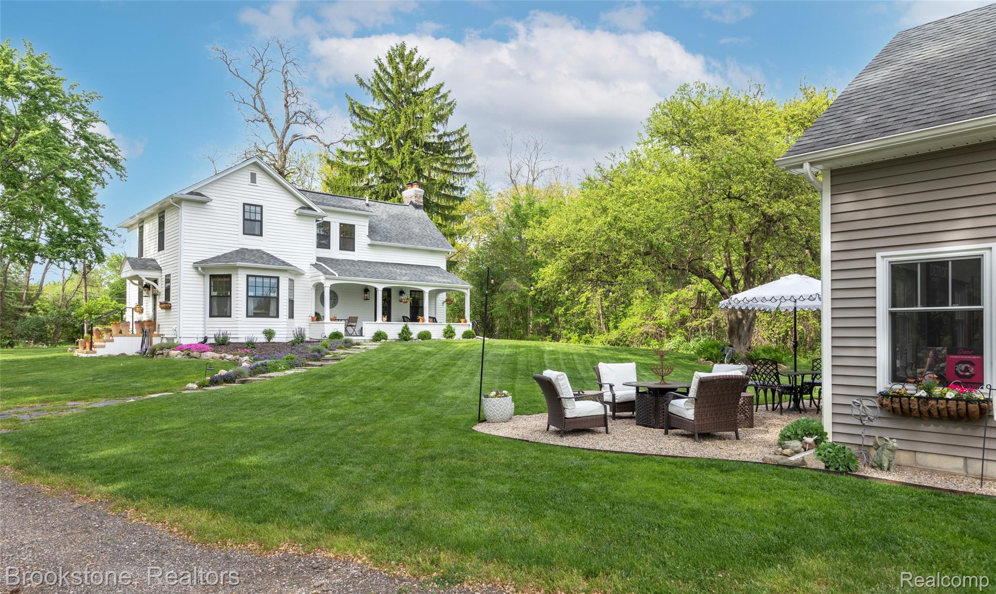 8322 BUCKELL LAKE